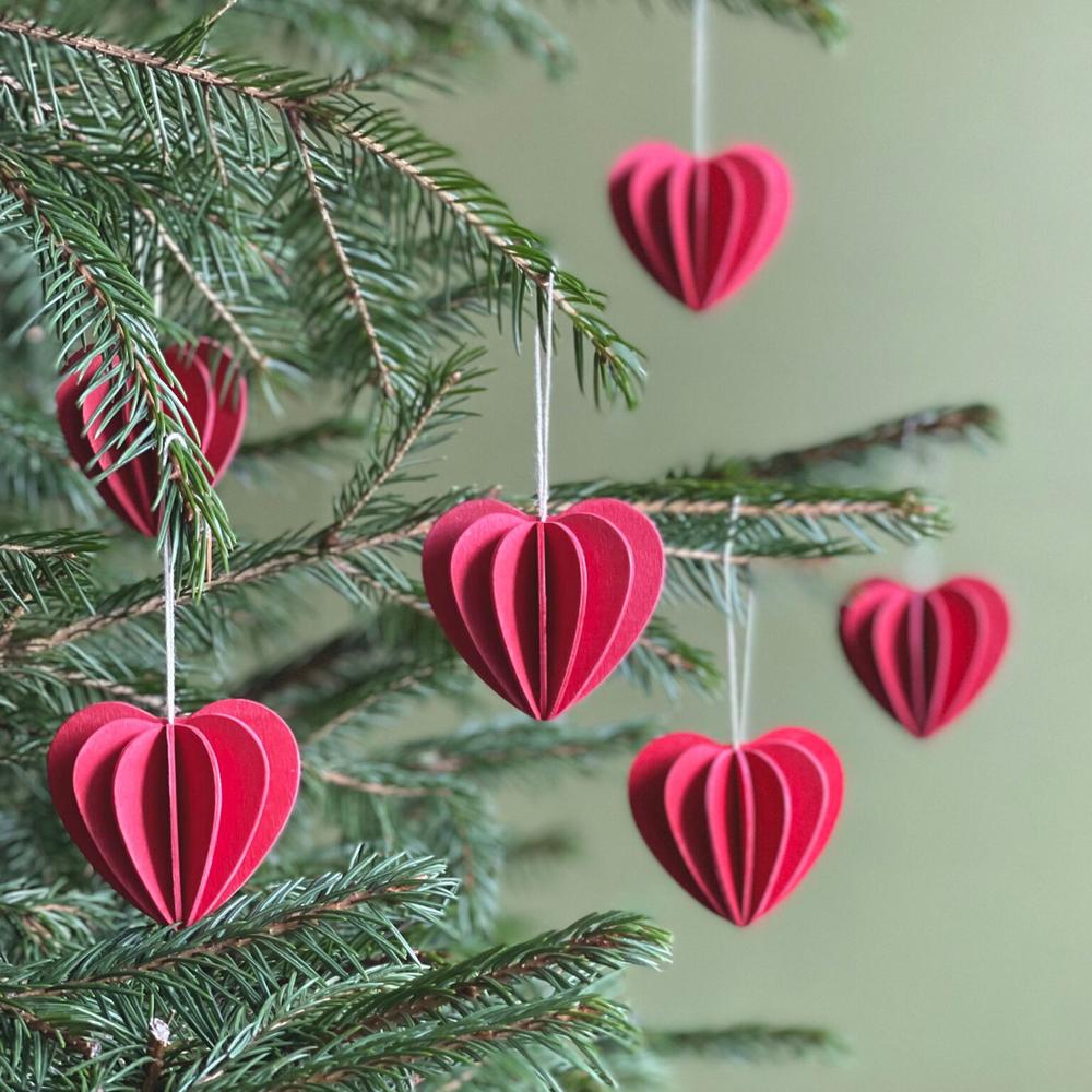 6 er Set Herzaufhänger rot Holz 3 D am Weihnachtsbaum