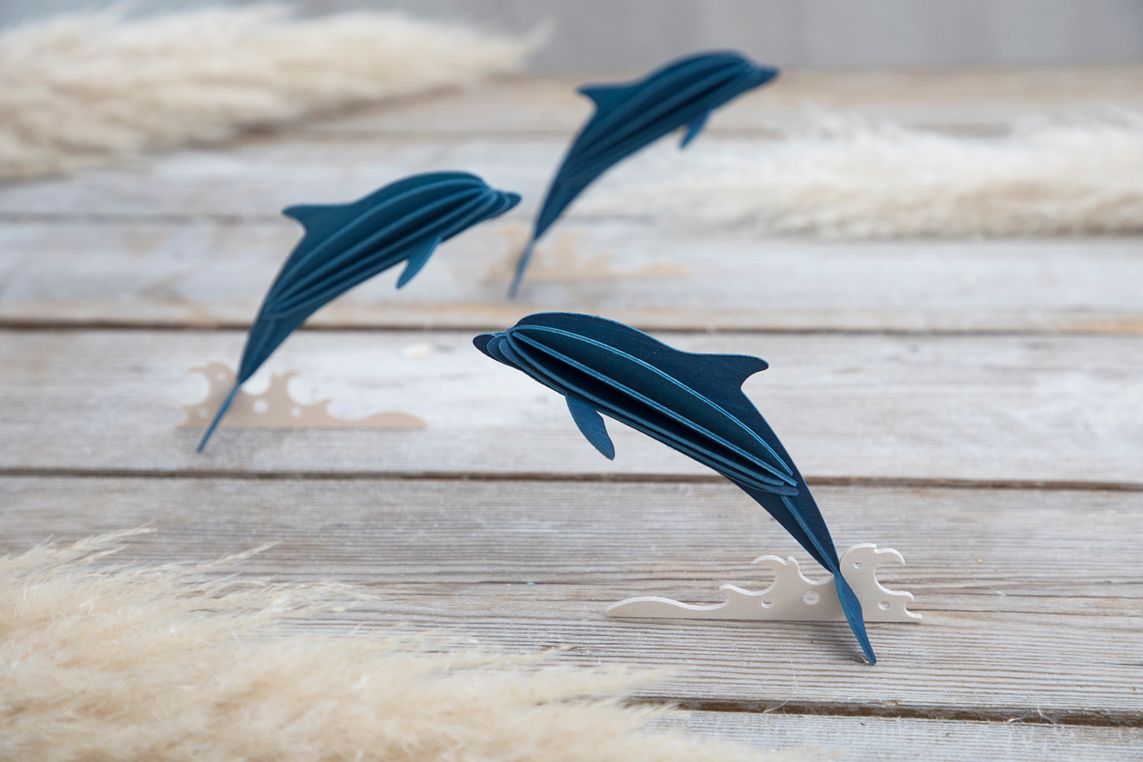 Lovi Figur Delfin dunkelblau 3D Figur Holz, Postkarte Dekoriert